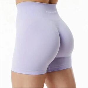 Alphalete Amplify Short 4.5 in Misty Lilac